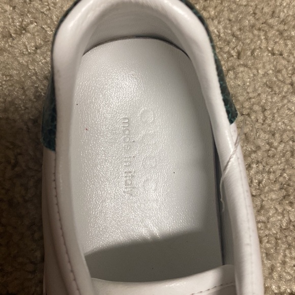 Gucci stud web leather shoes, authentic, worn twice. Original $730 Saks. Size 39 - Picture 5 of 8